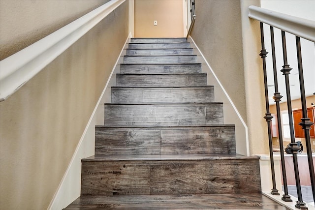 566 Chaparral Loop, Vacaville, CA 95688 - stairway with a high ceiling