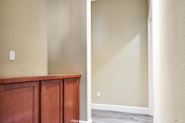 566 Chaparral Loop, Vacaville, CA 95688 - hallway featuring wood finished floors and baseboards