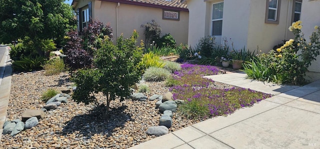 611 Twin Lakes Ln, Rio Vista, CA 94571 - view of yard