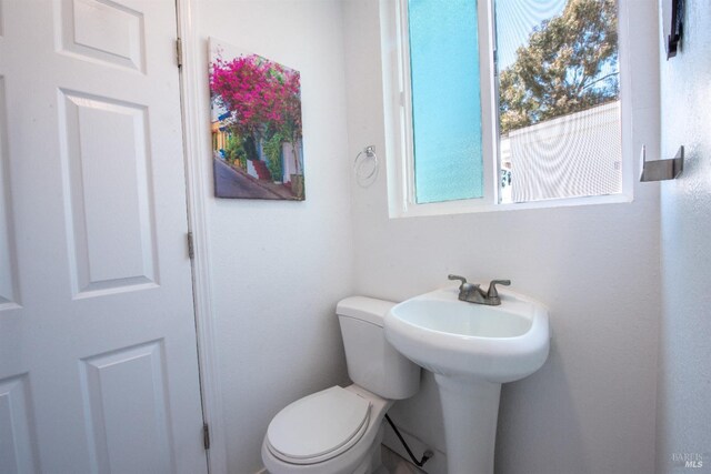 7 Sims Ave, Vallejo, CA 94590 - half bathroom featuring toilet