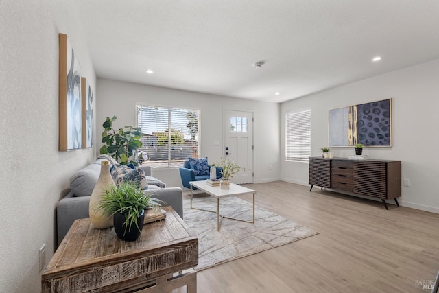 513 Verde Ave, Richmond, CA 94801 - living room featuring light wood-style flooring, recessed lighting, and baseboards