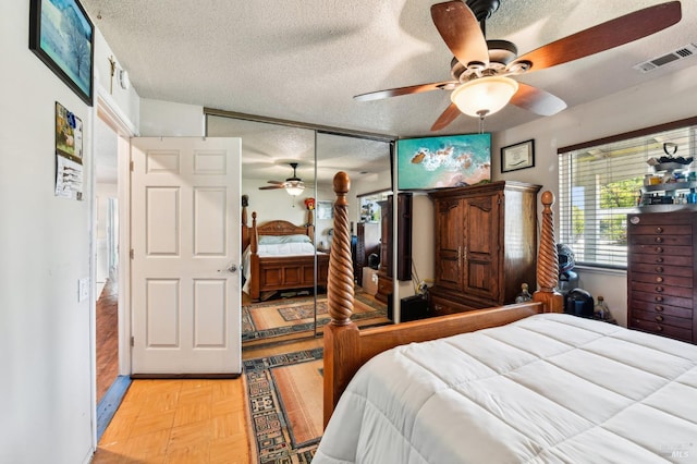 134 Lassen Cir, Vacaville, CA 95687 - bedroom with a textured ceiling