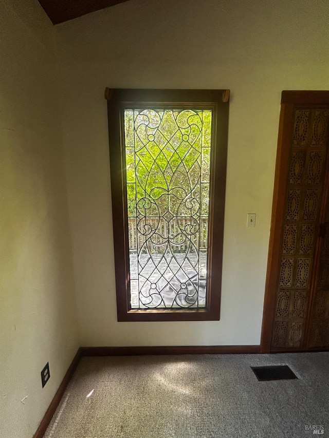 330 Aberdeen Way, Inverness, CA 94937 - detailed view of carpet flooring and baseboards