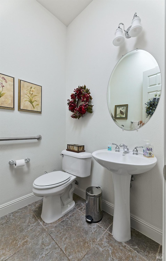 421 Redmont Ln, Rio Vista, CA 94571 - bathroom featuring toilet and baseboards