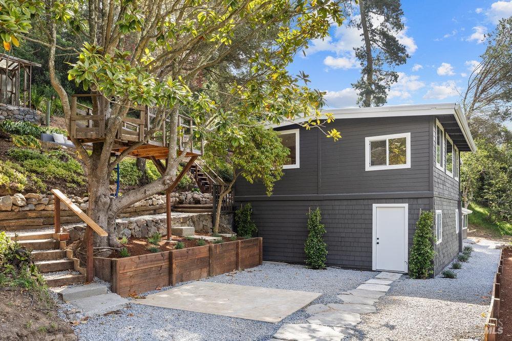 622 Eastwood Way, Mill Valley, CA 94941 - view of front facade with stairway and a patio