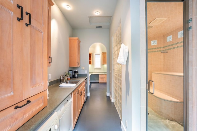 27681 Mace Blvd, Davis, CA 95618 - corridor with a sink and washer / dryer