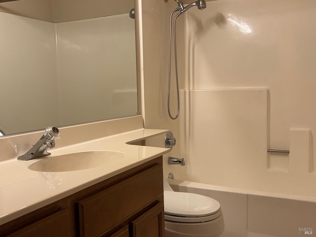 160 Bryce Way, Vacaville, CA 95687 - bathroom with vanity, bathtub / shower combination, and toilet