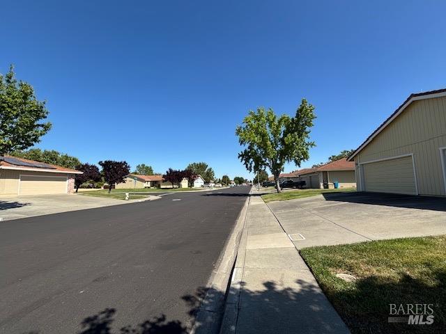 160 Bryce Way, Vacaville, CA 95687 - view of asphalt road with sidewalks