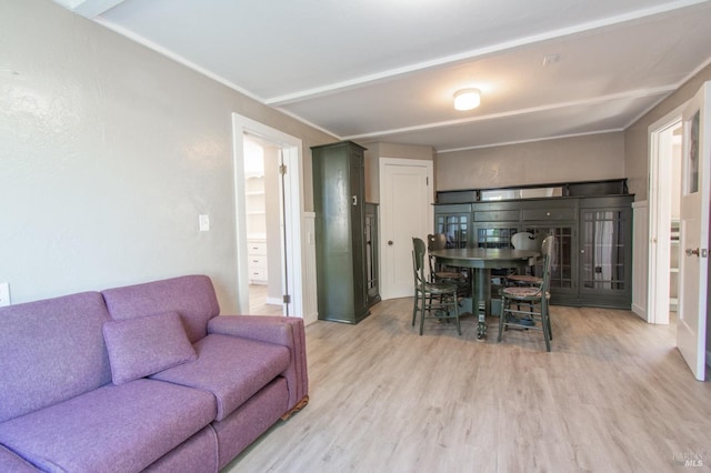 1124 Tuolumne St, Vallejo, CA 94590 - living area with light wood-style floors
