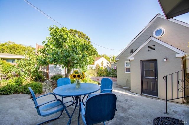1124 Tuolumne St, Vallejo, CA 94590 - view of patio / terrace with outdoor dining area and fence