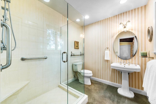 286 Monte Vista Dr, Napa, CA 94559 - full bathroom featuring a stall shower, wallpapered walls, toilet, baseboards, and recessed lighting