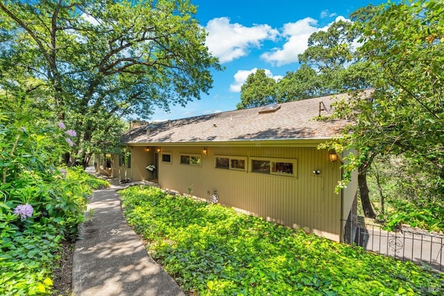 286 Monte Vista Dr, Napa, CA 94559 - view of property exterior with a shingled roof