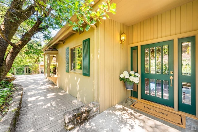 286 Monte Vista Dr, Napa, CA 94559 - view of exterior entry with a wooden deck