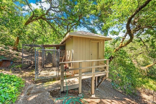 286 Monte Vista Dr, Napa, CA 94559 - view of outdoor structure featuring a gate