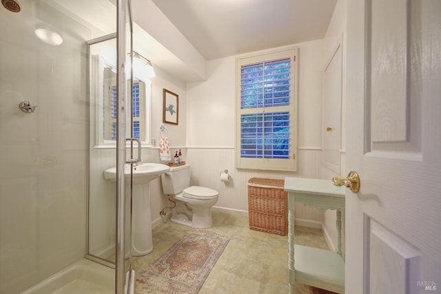 17 Oak Rd, Larkspur, CA 94939 - full bath featuring a stall shower, wainscoting, and toilet