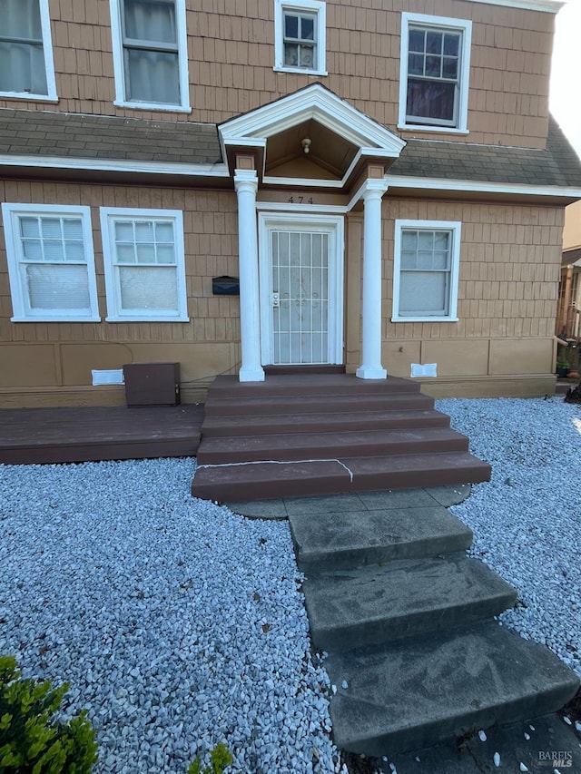 470 Wilson Ave, Vallejo, CA 94590 - doorway to property featuring a shingled roof