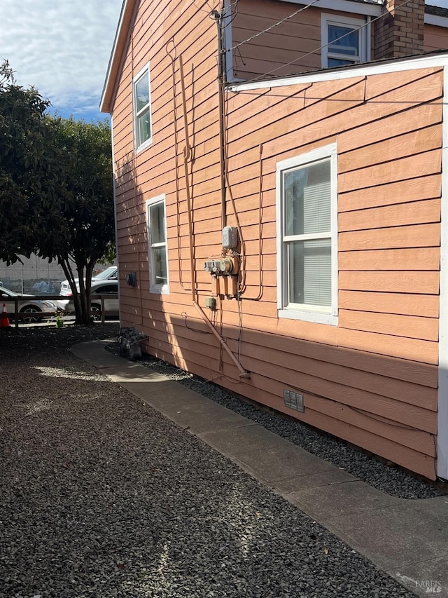526 Jersey St, Vallejo, CA 94590 - view of side of home with crawl space