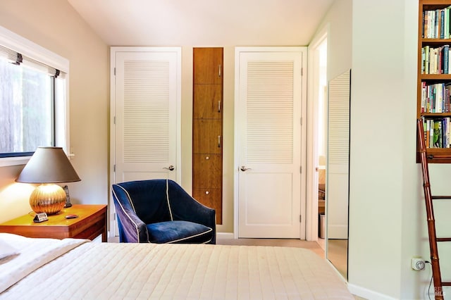 2859 Wallace Creek Rd, Healdsburg, CA 95448 - bedroom with a closet and baseboards