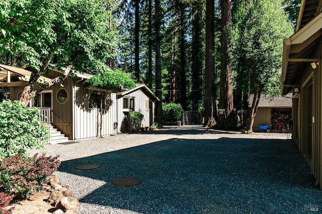 2859 Wallace Creek Rd, Healdsburg, CA 95448 - view of yard featuring an outdoor structure