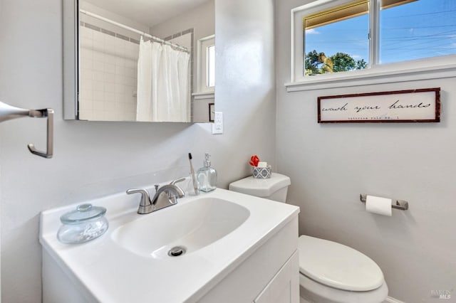 168 Bergwall Way, Vallejo, CA 94591 - bathroom featuring vanity and a shower with shower curtain