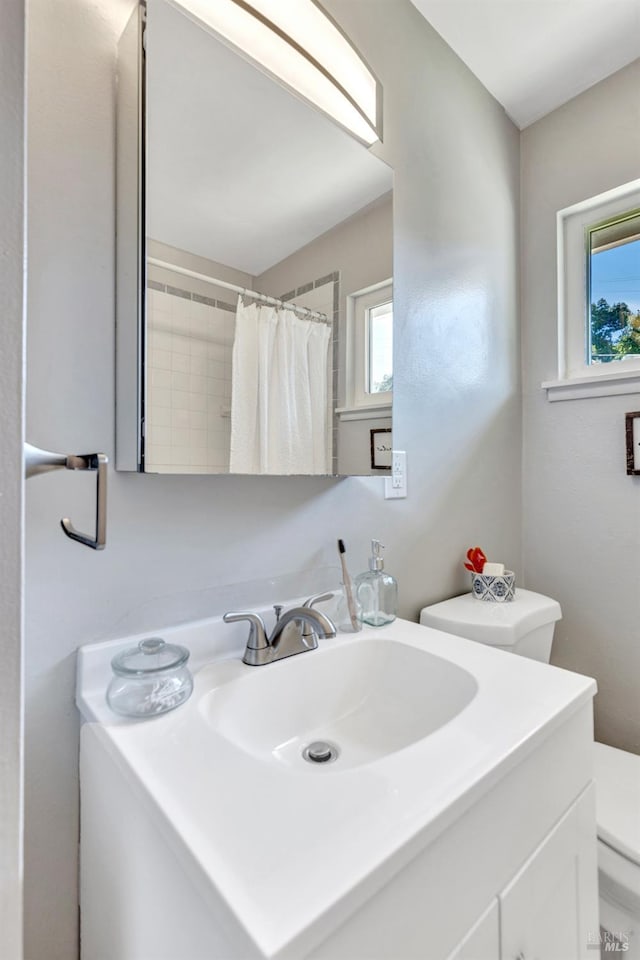168 Bergwall Way, Vallejo, CA 94591 - full bath featuring plenty of natural light and vanity