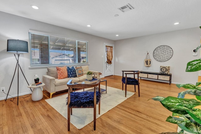 168 Bergwall Way, Vallejo, CA 94591 - living room with wood finished floors and recessed lighting