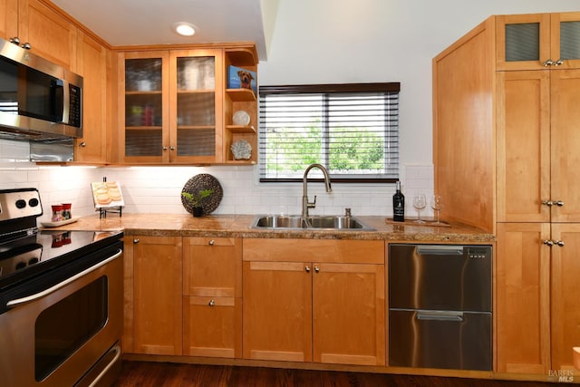 1006 Birkdale Dr, Napa, CA 94559 - kitchen with stainless steel appliances, a sink, decorative backsplash, glass insert cabinets, and tile countertops