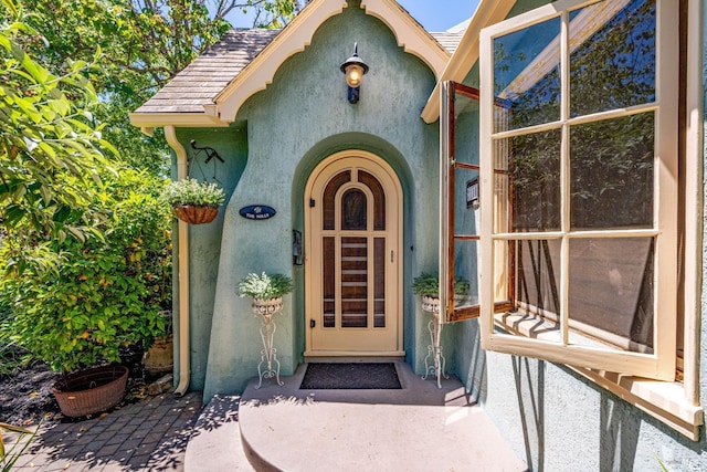 2110 3rd St, Napa, CA 94559 - property entrance with stucco siding