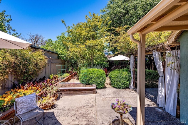 2110 3rd St, Napa, CA 94559 - fenced backyard with a garden and a patio area