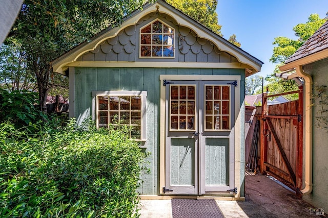 2110 3rd St, Napa, CA 94559 - view of shed featuring a gate