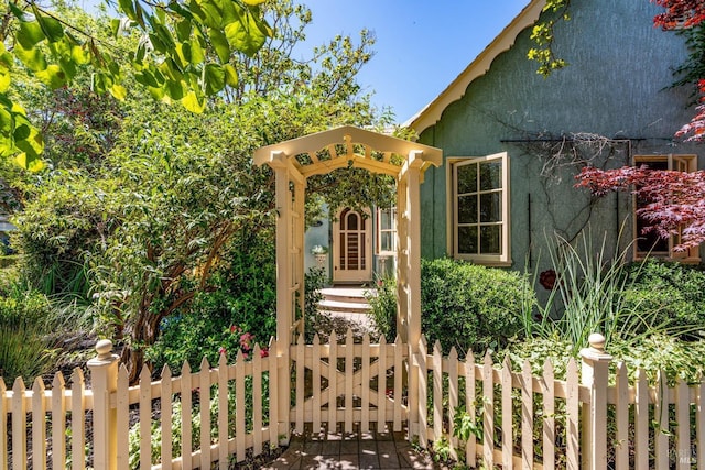 2110 3rd St, Napa, CA 94559 - doorway to property with stucco siding and a gate