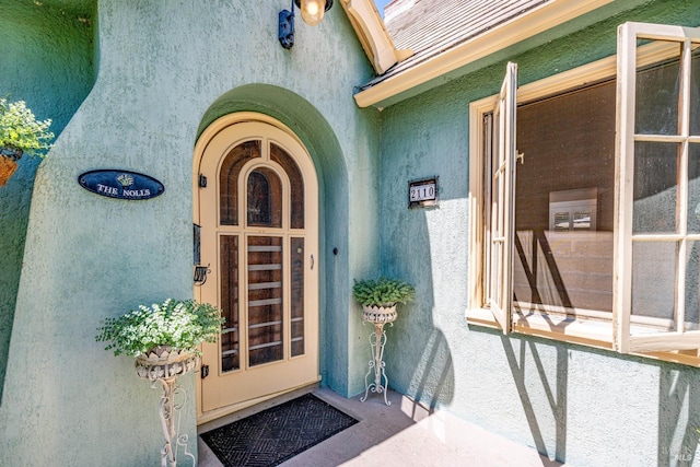 2110 3rd St, Napa, CA 94559 - entrance to property featuring stucco siding