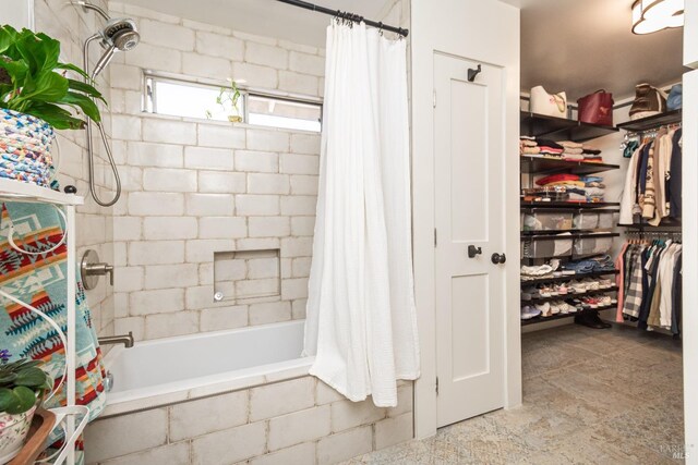 3355 Covey Ct, Napa, CA 94558 - bathroom with tiled shower / bath combo
