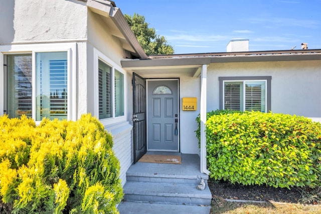 1444 Ohio St, Vallejo, CA 94590 - entrance to property featuring stucco siding