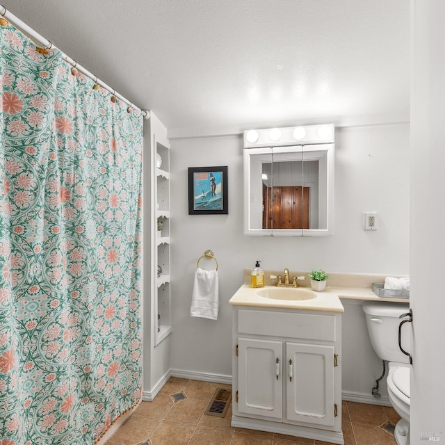 16635 Center Way, Guerneville, CA 95446 - full bath with tile patterned floors, toilet, vanity, and a shower with curtain
