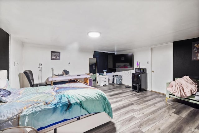 400 Wolfe St, Vallejo, CA 94590 - bedroom featuring wood finished floors