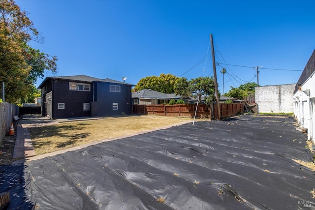 400 Wolfe St, Vallejo, CA 94590 - exterior space with a fenced backyard
