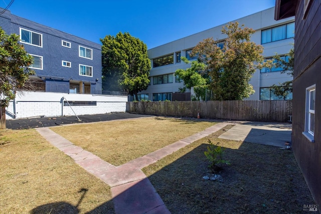 400 Wolfe St, Vallejo, CA 94590 - view of yard