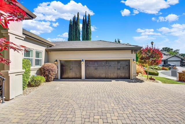 3287 Congressional Ct, Fairfield, CA 94534 - garage with decorative driveway