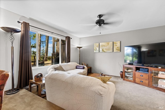 1019 Westside Rd, Healdsburg, CA 95448 - carpeted living room with a ceiling fan