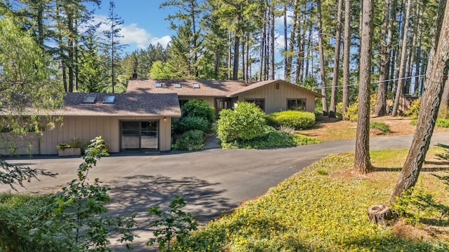 1019 Westside Rd, Healdsburg, CA 95448 - view of front of property featuring roof with shingles
