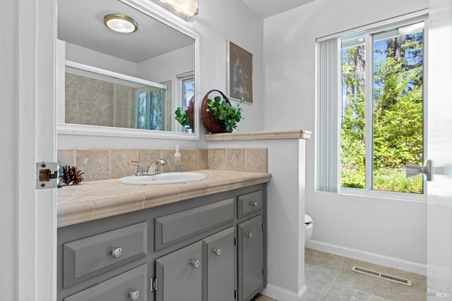 1019 Westside Rd, Healdsburg, CA 95448 - bathroom featuring healthy amount of natural light, toilet, vanity, and a shower with door