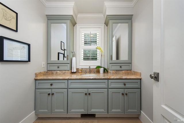 711 Furlong Rd, Sebastopol, CA 95472 - bathroom featuring baseboards, vanity, and crown molding