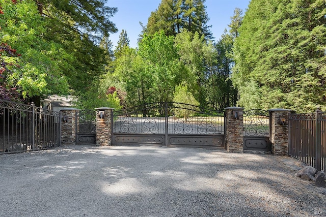 711 Furlong Rd, Sebastopol, CA 95472 - gate featuring fence