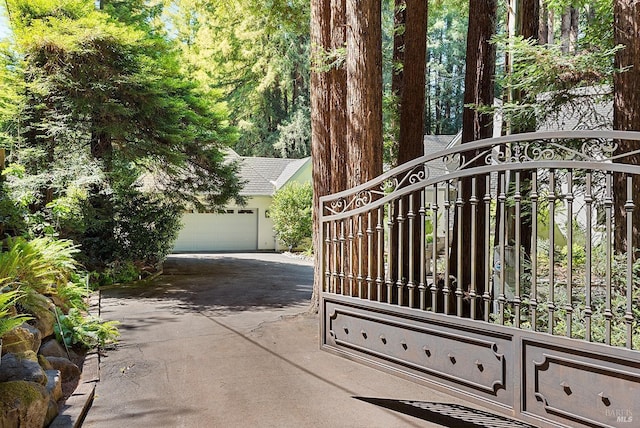 711 Furlong Rd, Sebastopol, CA 95472 - view of gate