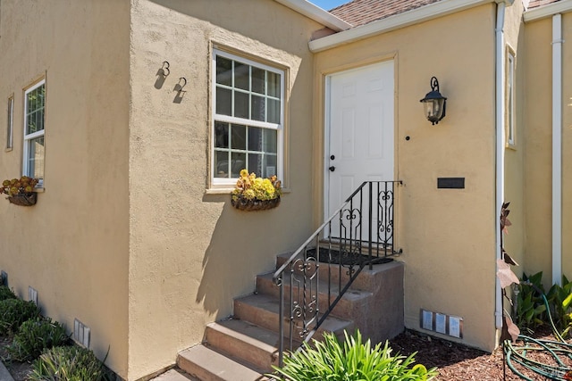 32 Muller St, Vallejo, CA 94590 - entrance to property with stucco siding and roof with shingles