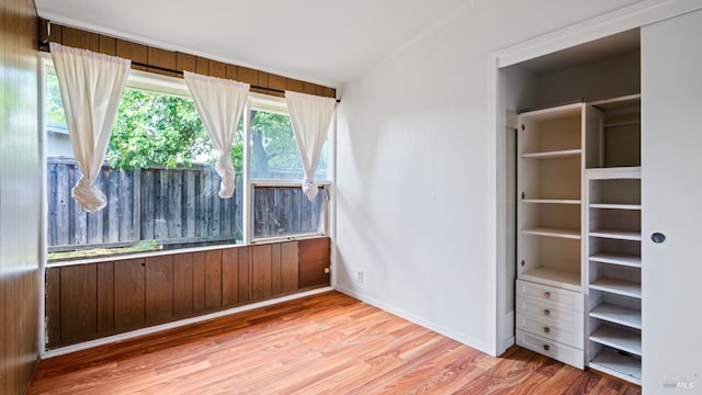 375 Las Colindas Rd, San Rafael, CA 94903 - unfurnished bedroom featuring light wood finished floors and baseboards