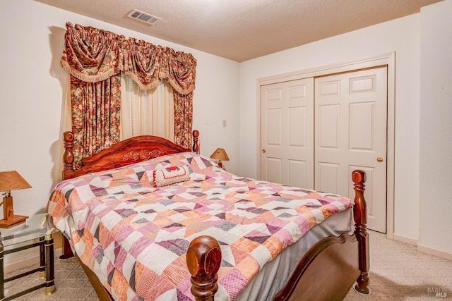 32 Romine Way, Vallejo, CA 94591 - bedroom with light colored carpet, a closet, baseboards, and a textured ceiling