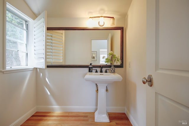 91 Round Hill Rd, Tiburon, CA 94920 - bathroom featuring wood finished floors and baseboards