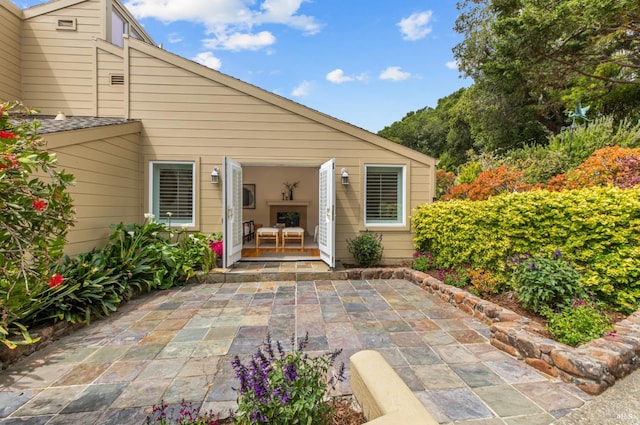 91 Round Hill Rd, Tiburon, CA 94920 - property entrance featuring a patio